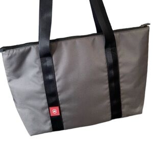 Victorinox traveler tote bag